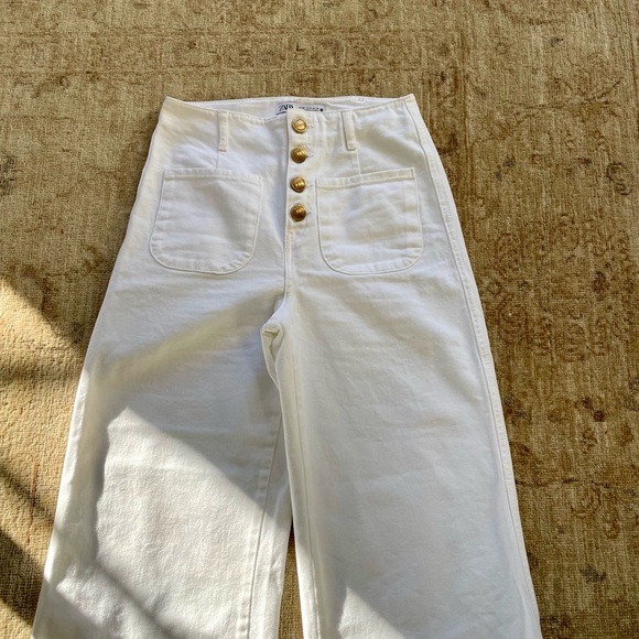 Zara Wide legged, White Jeans, Size 4, mid rise, button closure, front pockets - Picture 2 of 12